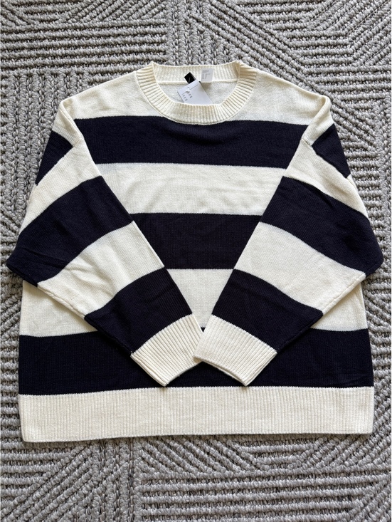 H&M Sweaters - NWT H&M white and black striped sweater Size XL